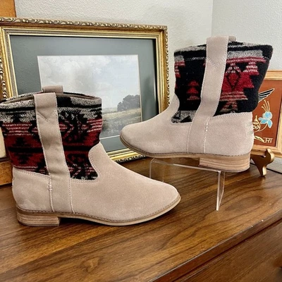 Tom's Laurel Desert Taupe Suede Tribal Wool Ankle Boot Aztec Pattern Size 9.5 - Image 1 of 4