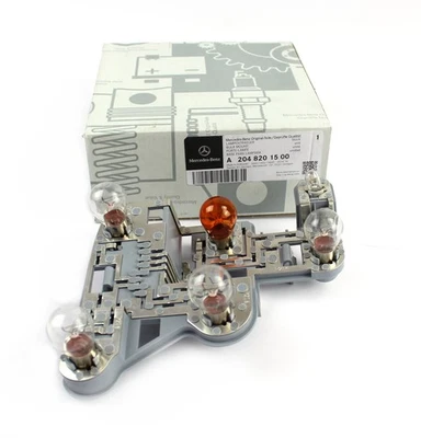 Mercedes-Benz W204 C-Klasse Lampenträger Fassung hinten links Rückleuchte A20482 - Bild 1 von 4