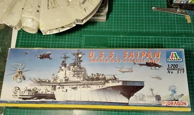 Italeri / Dragon U.S.S. Saipan "Amphibious Assault Ship" model kit scala 1/700 - Immagine 1 di 2