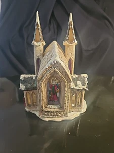 Catedral de vidrieras de Navidad Blue Sky Clayworks de Heather Goldmic - Imagen 1 de 15