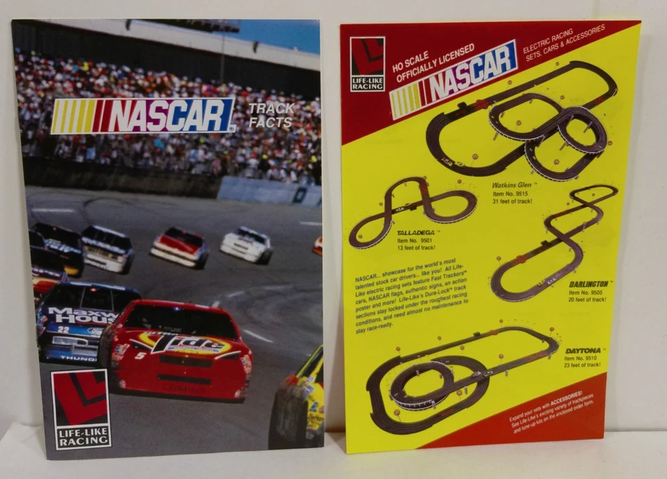 Folleto de datos de pista de NASCAR de carreras de autos tragamonedas realistas Foto 1 de 4