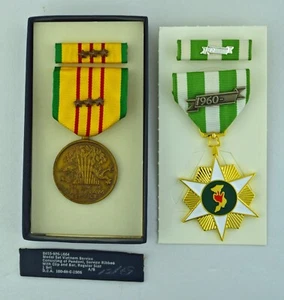 Vietnam Campaign Medal & GI Issue Vietnam Service Medal Set 3 Campaign Stars - Picture 1 of 2