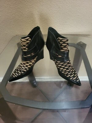 Женские черные и коричневые сапоги из воловьей кожи Derek Lam. Размер 6B, Cond.is V.Gd. - Изображение 1 из 4