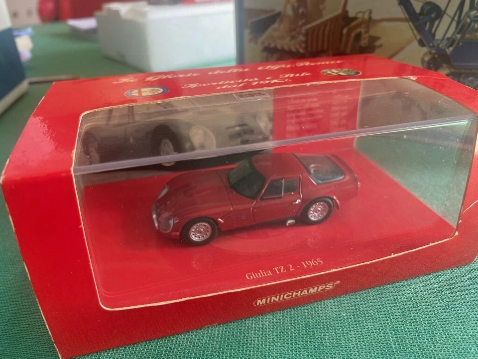 Minichamps 1/43 Alfa Romeo TZ2 "LE GLORIE" - no M4, - Immagine 1 di 1