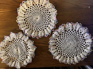 Lot Of 3 Vintage Handmade Table Dollies Crocheted Rainbow Edges - Picture 1 of 4
