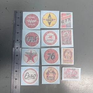 Lote de 12 calcomanías adhesivas vintage para ventanas de gasolina/aceite de motor a todo color 2" - Imagen 1 de 1