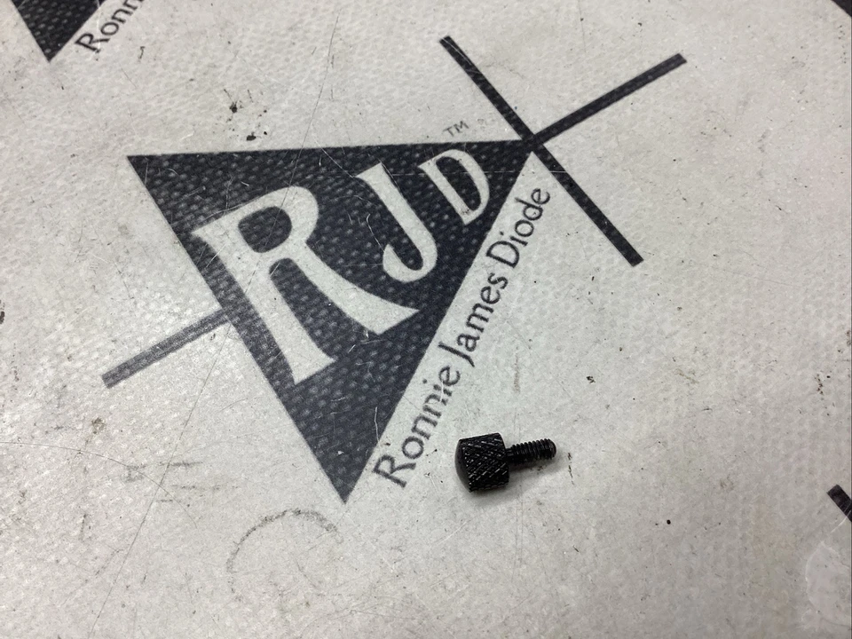 Kahler 2520 Fine Tuning Black Tremolo 6-40 Tuner Thumb Screw - Image 1 of 1