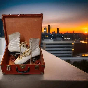 Vintage Fury  Lincoln maverick USA skates  Womens Rare Find- SKATES white  9/10 - Picture 1 of 12