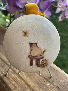 Round VTG Chalk Ware W/Stand kitty on stool, mushroom, butterfly Velvet Ribbon - Picture 1 of 6