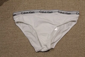CALVIN KLEIN WHITE PANTS KNICKERS SBLACK LOGO in UK AGE 14 / 16 - Picture 1 of 3