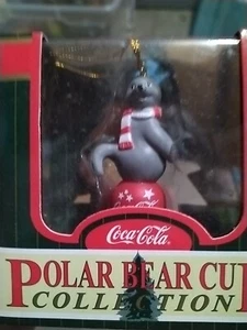 1998  Coca-Cola Polar Bear Cub Collection Seal On Red Ball T 24 - Picture 1 of 2