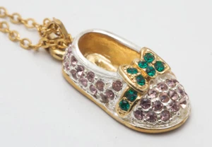 Collar de moda colgante de zapatos de bebé tono dorado cristal - Imagen 1 de 1