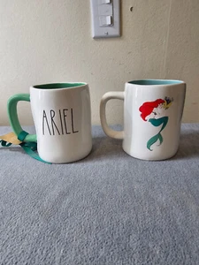 Disney Princess Rae Dunn Artisan Collection Magenta Tassen Arielle Meerjungfrau【2 SET】 - Bild 1 von 13