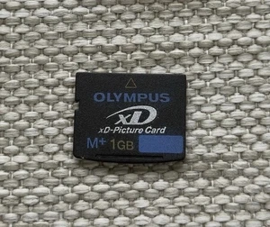 Scheda XD OLYMPUS M+ 1 GB per fotocamere Olympus o Fujifilm - Foto 1 di 2