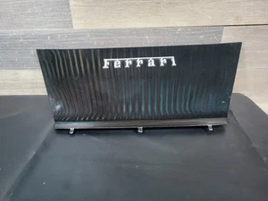 Cubierta de la tapa trasera del motor emblema del panel 80053100 OEM Ferrari 488 GTB 2016 - Imagen 1 de 12