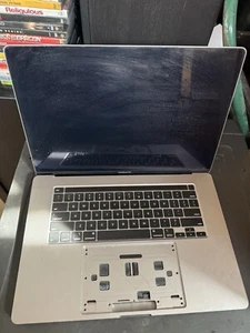 Apple MacBook Pro A2141 - Zdjęcie 1 z 17