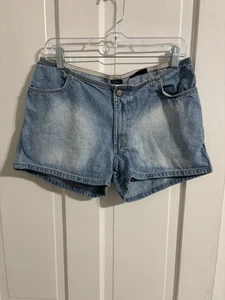 Low Rise Shorts No Boundaries Size 11 - Picture 1 of 4