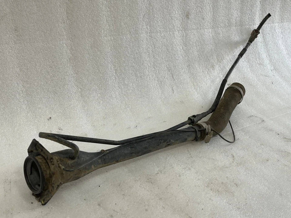 Chevrolet Colorado 2006 2007 2008 tubo de cuello de llenado de combustible de gasolina 15266205 Foto 1 de 3