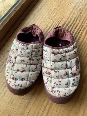 Zapatilla acolchada The North Face Thermoball Trctn para mujer talla 7 UE 38 M Foto 1 de 4