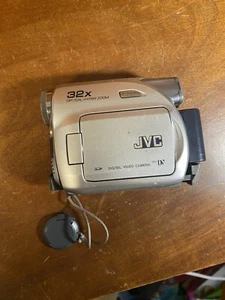 JVC GR-D32U Digital Video Camera 16x Optical Zoom - For Parts/As Is - Picture 1 of 13
