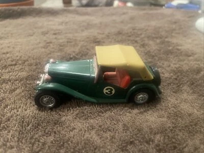 1977 MATCHBOX LESNEY MODELS OF YESTERYEAR 1:35 SCALE Y-8 GREEN 1945 MG TC  - Image 1 of 4
