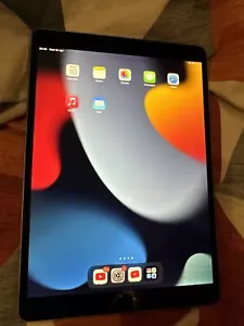 iPad Pro 10.5 (2017) - WiFi - 64 Gb - Picture 1 of 6