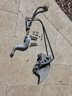 Yamaha YZ125 2000 freno trasero cilindro maestro y pinza Foto 1 de 4