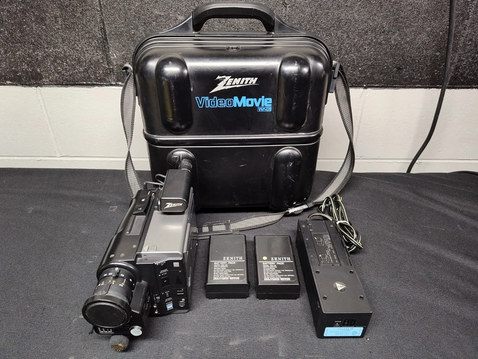 Zenith VM6200 Compact VHS Camcorder w/2 Batteries, Charger & Case *PARTS ONLY* - Image 1 of 4