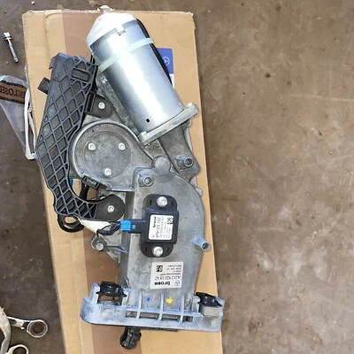 Actuador motor puerta levadiza eléctrica Mercedes W212 E350 4MATIC 10-14 Foto 1 de 4