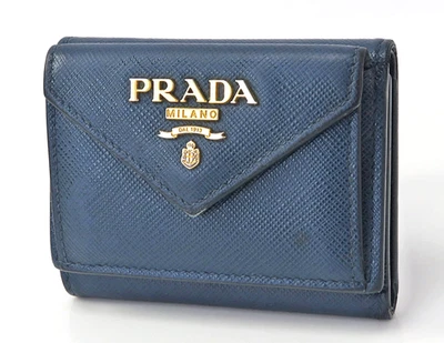 Autentico portafoglio compatto PRADA Navy Saffiano in pelle con tre scomparti... - Immagine 1 di 4