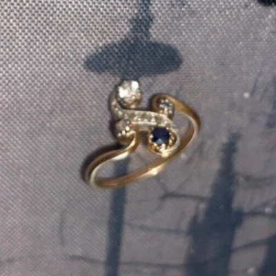 bague ancienne or avec diamant et saphir  - Photo 1/2