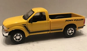 Maisto Pick Up Series, Amarillo 1:27 Ford F-350 Pickup Pony Extractor - Imagen 1 de 9