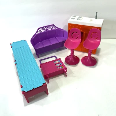 2011 Барби двухэтажный пляж кукольный домик кровать раковина плита ТВ диван мебель читать - Изображение 1 из 4