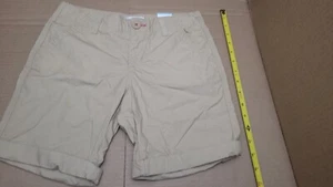 Girls Old Navy 2013 NWT Size 12 Regular Bermuda Classic Rise Khaki Shorts New - Picture 1 of 9