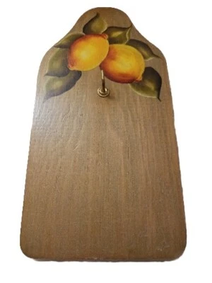 Colgador de llaves vintage años 70. Madera con limones y hojas pintadas. Bonita forma. Foto 1 de 4