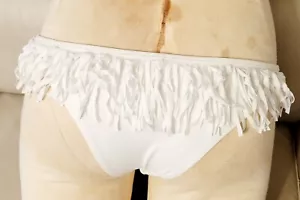 Bikini VICTORIA'S SECRET BIANCO CON FRANGE SUL RETRO TAGLIA SMALL NUOVO CON ETICHETTE - Foto 1 di 2