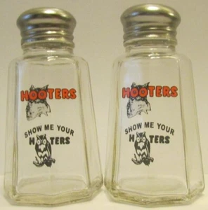 A Nice Set of Hooters Salt & Pepper Shakers 3¾" Tall - Picture 1 of 1