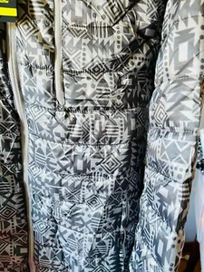 Xersion verstaubare gefütterte wärmespeichernde wasserabweisende Herrenjacke neu mit Etikett grau Geo - Bild 1 von 3
