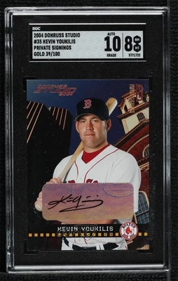 Donruss Studio Private Signings Gold 2004/100 Kevin Youkilis #35 SGC 8 automático Foto 1 de 2