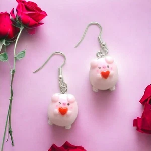 Pig Earrings Kawaii Kitsch Pig Silver 925 Dangly Novel Earrings With Heart cute - Picture 1 of 1