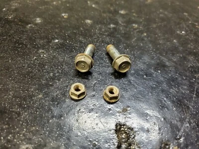 Honda CB750F 1979 DOHC original Super Sport guardabarros trasero pernos de montaje tuercas Foto 1 de 4