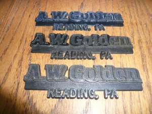 AW GOLDEN 3 Dealership Emblems Logo Tag Advertising Car Nameplate Dealer Plastic - Bild 1 von 2