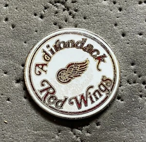 Adirondack Red Wings 1978-1999 Logo AHL Hockey Pin - Bild 1 von 2