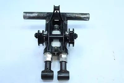 Yamaha Venture Lite 2007 OEM brazo de suspensión trasera pivote 2 8et-47332-00-00 Foto 1 de 4