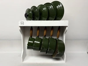 Le Creuset 5 Piece Saucepan Set & Stand Green Cast Iron 22,20,18,16,14 Vintage - Picture 1 of 24