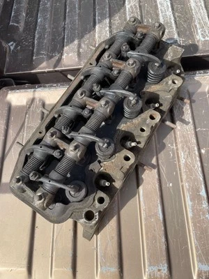 Винтажная головка блока цилиндров Fiat 1500 Cabriolet 1500L 1300 в сборе с рычагами подвески - Изображение 1 из 4