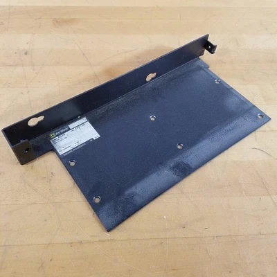 Placa adaptadora de montaje en panel Square D SY/MAX 8030-ADP-100, serie A1, tipo ADP100 Foto 1 de 4