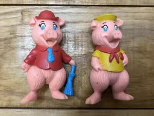 Vintage Pair of Three Little Pigs Figures - HG Toys 1988 - Yellow and Red - Picture 1 of 20