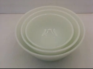 ANCHOR HOCKING FIRE KING NESTING MIXING BOWLS, MILK GLASS, SET OF 3 - Picture 1 of 4