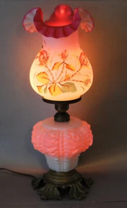 ANTIQUE FENTON FOR L.G. WRIGHT PEACHBLOW LAMP HAND PAINTED RUFFLED SHADE - Picture 1 of 8